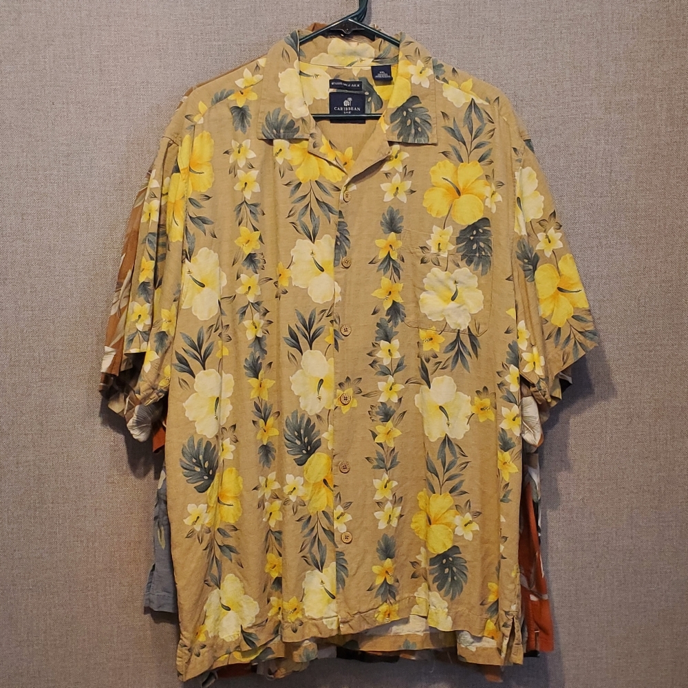 5 Qty Men's Size 2XL Button Down Hawaiian Shirts